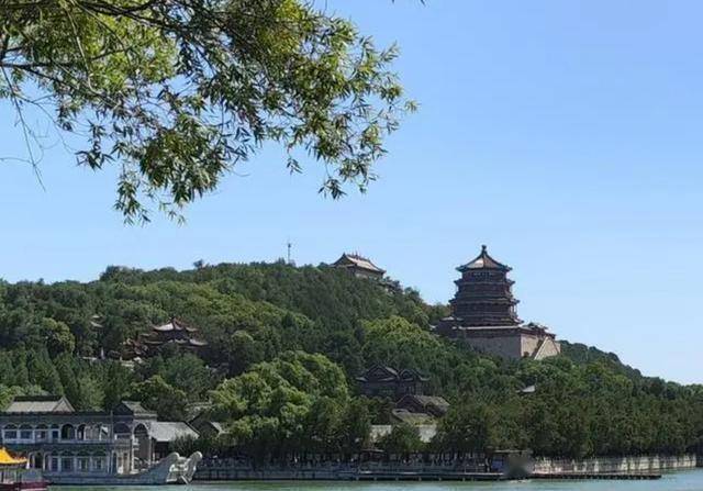 北京26岁985女博士：男友瞒着自己回江苏考公务员 追随还是分手？